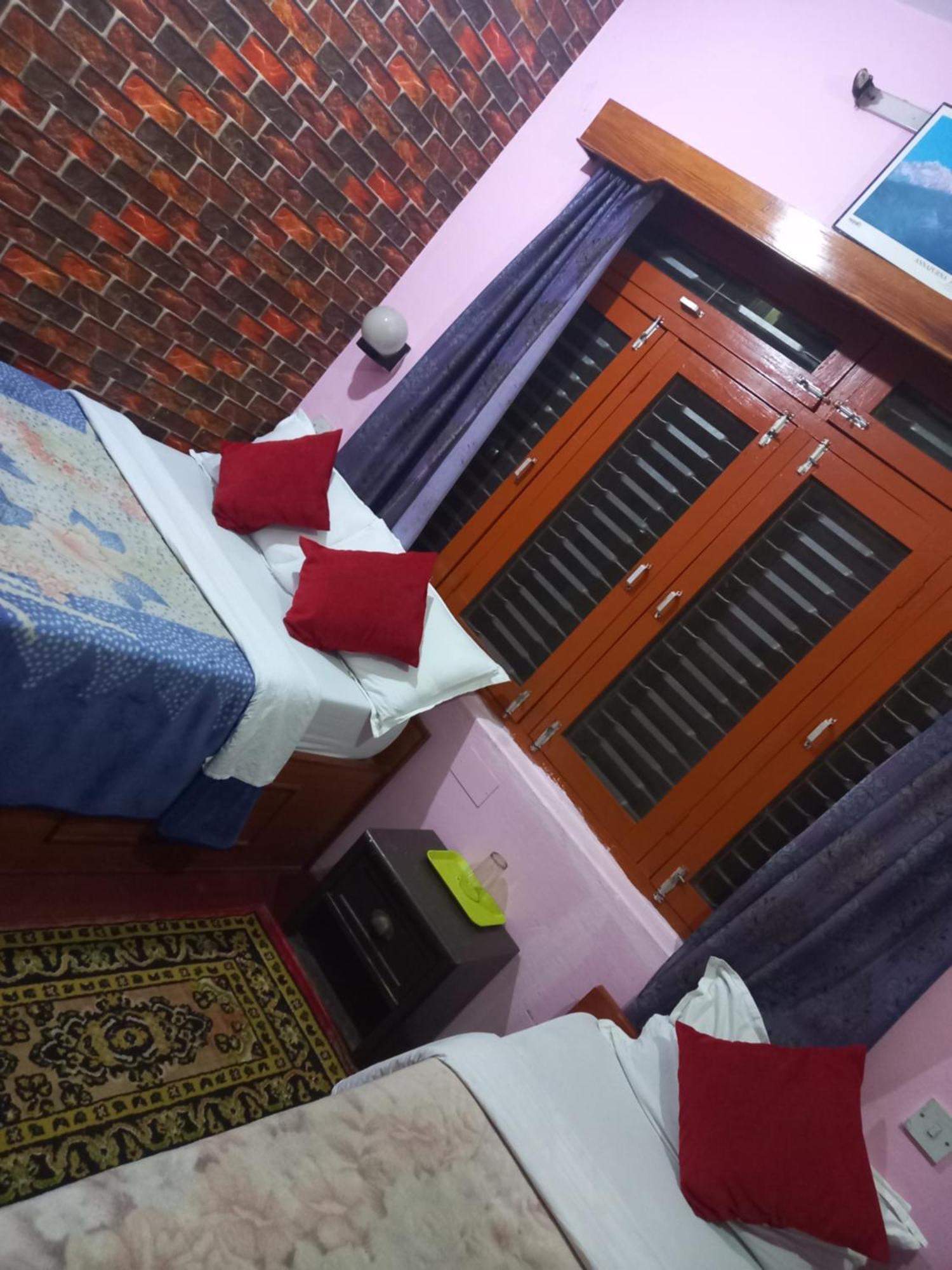 פוקהרה Galaxy Inn Guest House מראה חיצוני תמונה